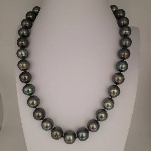 Dark Tahitian cultured pearl necklace 12-13mm in 18K Gold (Pinctada margaritifera) — The South Sea Pearl