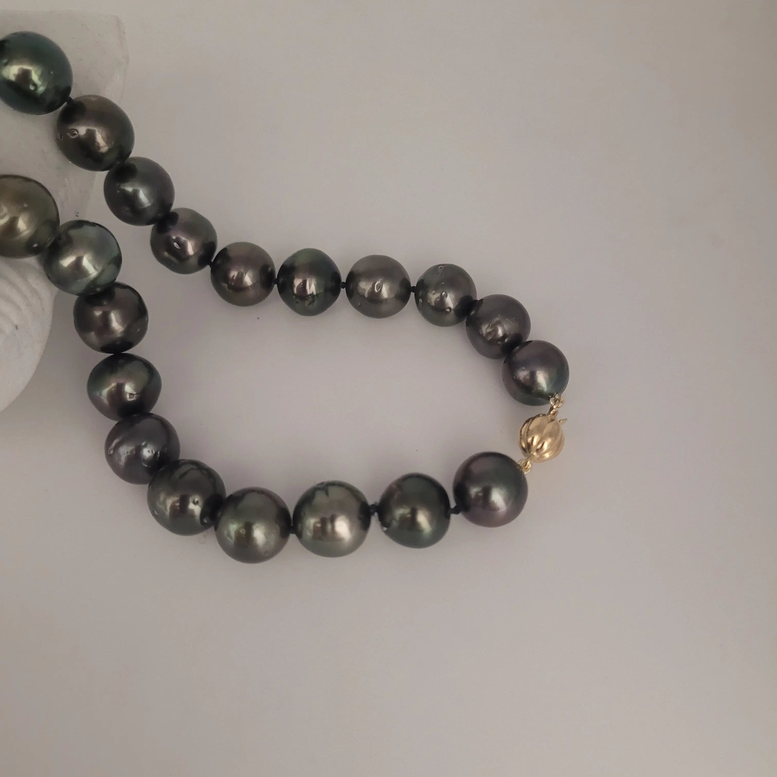 Tahiti Pearls Necklace 12-13 mm Excellent Luster 18K Gold Clasp |  The South Sea Pearl |  The South Sea Pearl