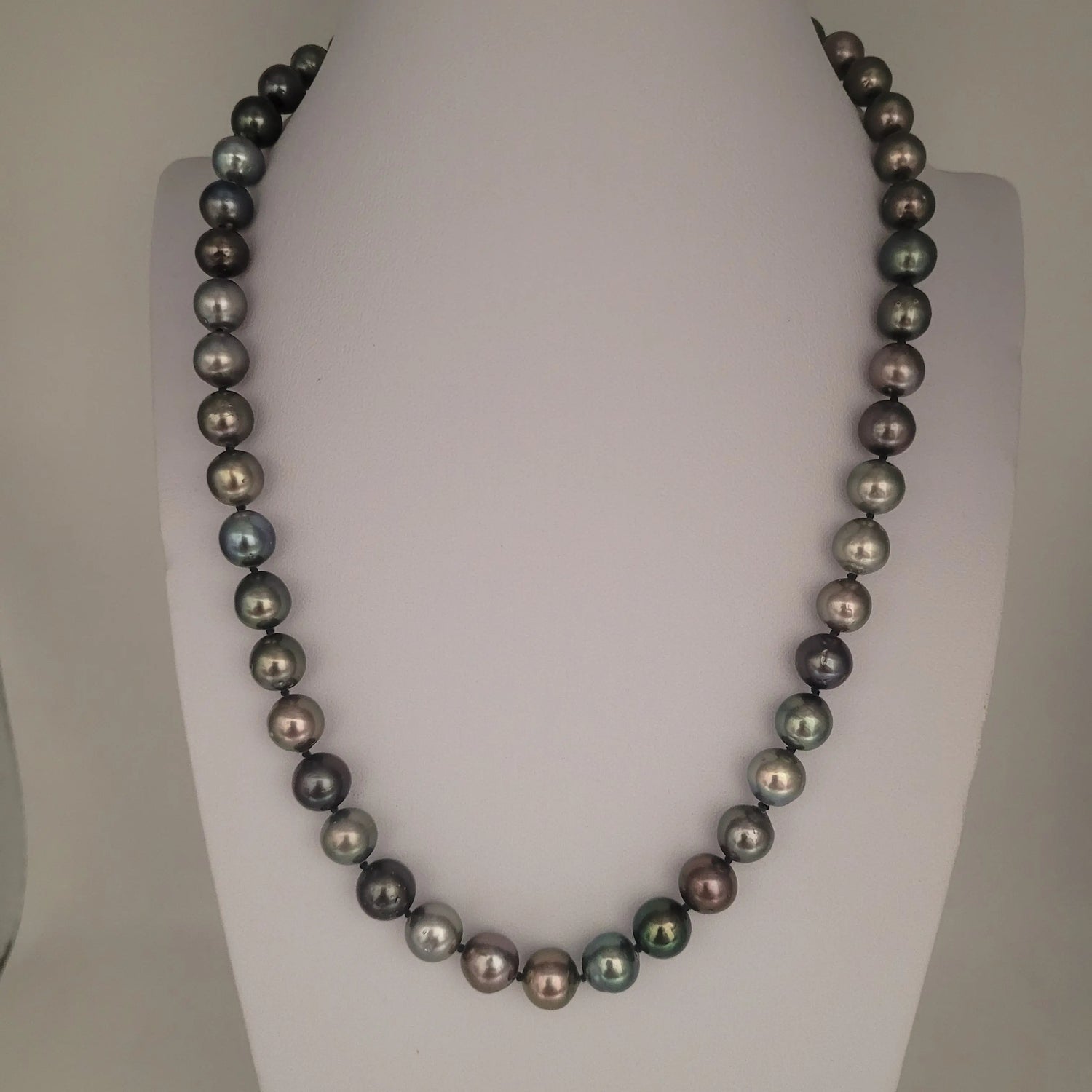 Tahiti-Pearls-Necklace-8-9-mm-