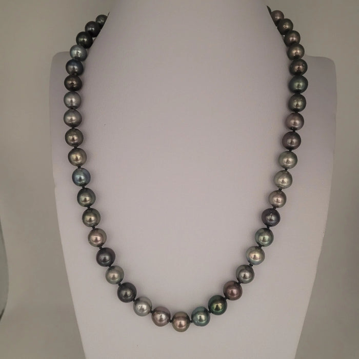 Tahiti Pearls Necklace 8-9 mm Excellent Luster 18K Gold Clasp | The South Sea Pearl |  The South Sea Pearl