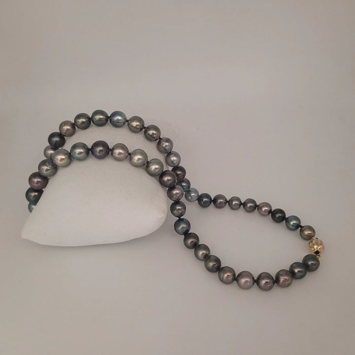 Tahiti Pearls Necklace 8-9 mm Excellent Luster 18K Gold Clasp | The South Sea Pearl |  The South Sea Pearl