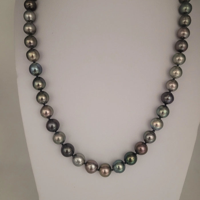 Tahiti Pearls Necklace 8-9 mm Excellent Luster 18K Gold Clasp | The South Sea Pearl |  The South Sea Pearl