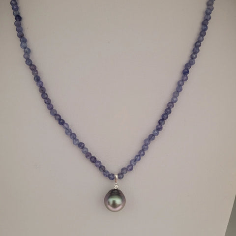 Dark Tahitian cultured pearl necklace 3mm round in 18K White Gold (Pinctada margaritifera) — The South Sea Pearl