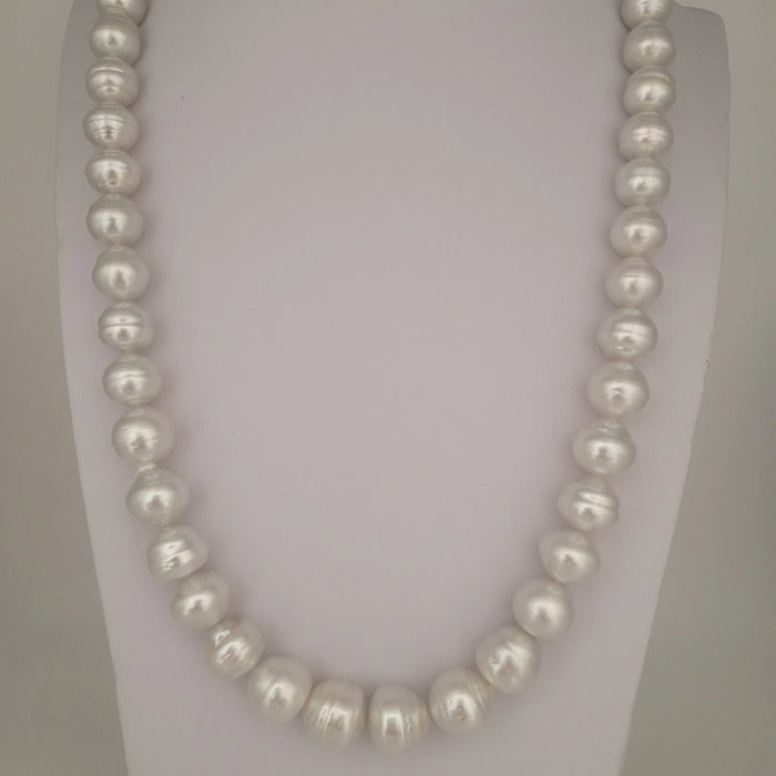 White South Sea Pearl 10-12 mm Very High Luster 18K Gold clasp | The South Sea Pearl |  The South Sea Pearl