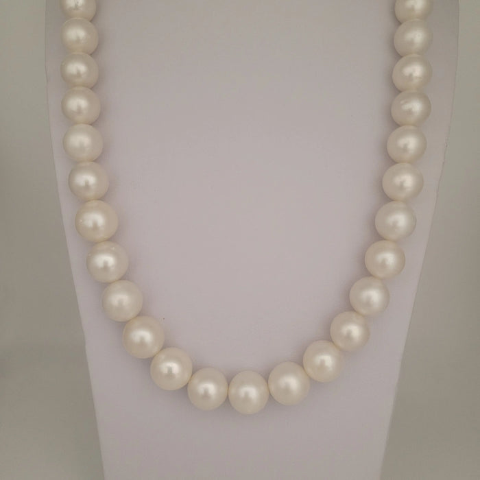 White South Sea Pearls 10-12 mm Round 18K Gold Clasp | The South Sea Pearl |  The South Sea Pearl