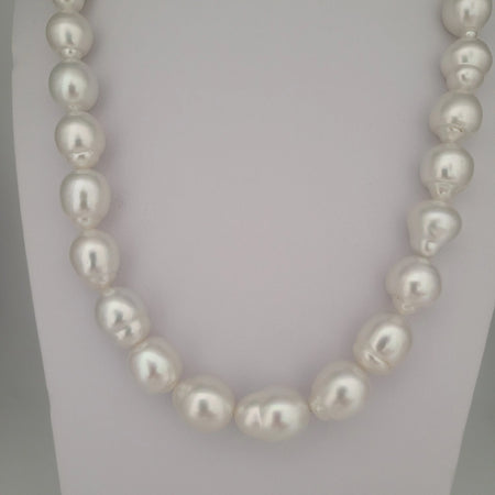 White South Sea Pearls 10-12 mm Very High Luster 18K Gold Clasp | The South Sea Pearl |  The South Sea Pearl