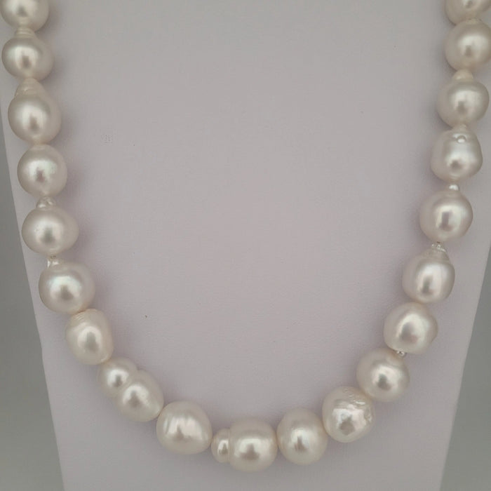 White South Sea  Pearls 10-12 mm Very High Luster 18K Gold Clasp | The South Sea Pearl |  The South Sea Pearl