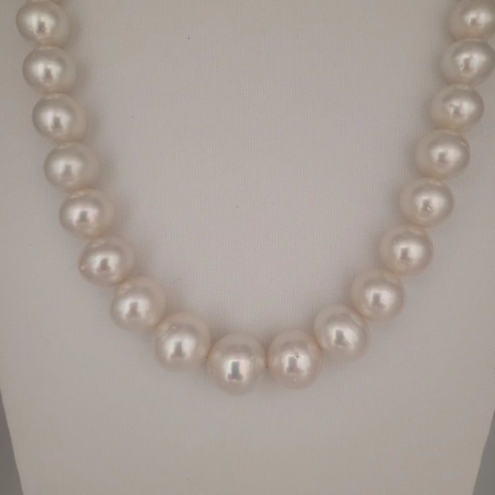 White South Sea Pearls 10-15 mm Very High Luster 18K Gold Clasp | The South Sea Pearl |  The South Sea Pearl