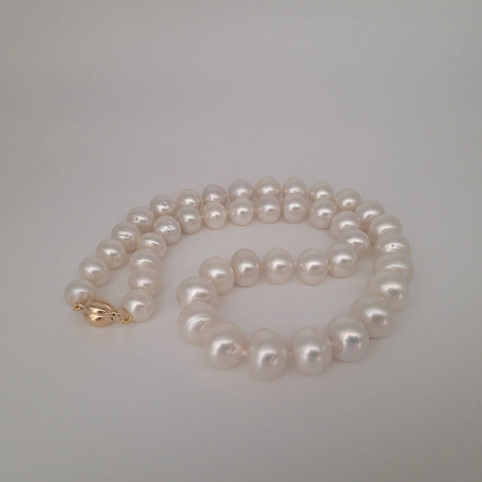 White South Sea Pearls 9-12 mm with high luster 18K Gold clasp | The South Sea Pearl |  The South Sea Pearl