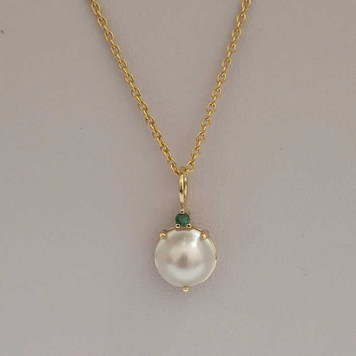 Yellow Gold 18K, Emerald, Australian Mabe Pearl Pendant Necklace | The South Sea Pearl |  The South Sea Pearl