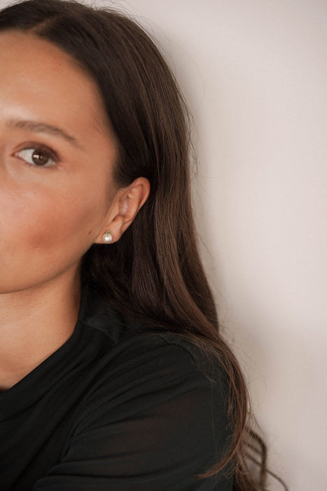 Cultured Pearls, Emeralds and 9K Yellow Gold Earrings - MIMUKA