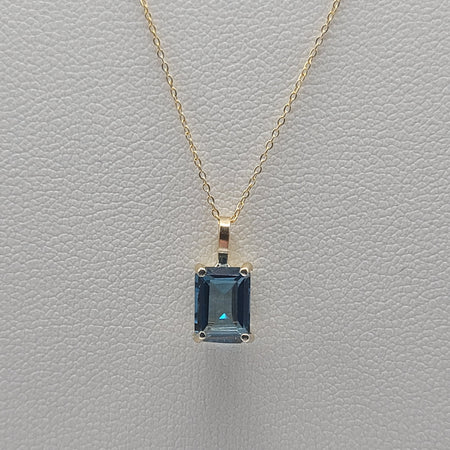 Elegant London Blue Topaz Pendant in 18K Yellow Gold with Adjustable Gold Chain - MIMUKA