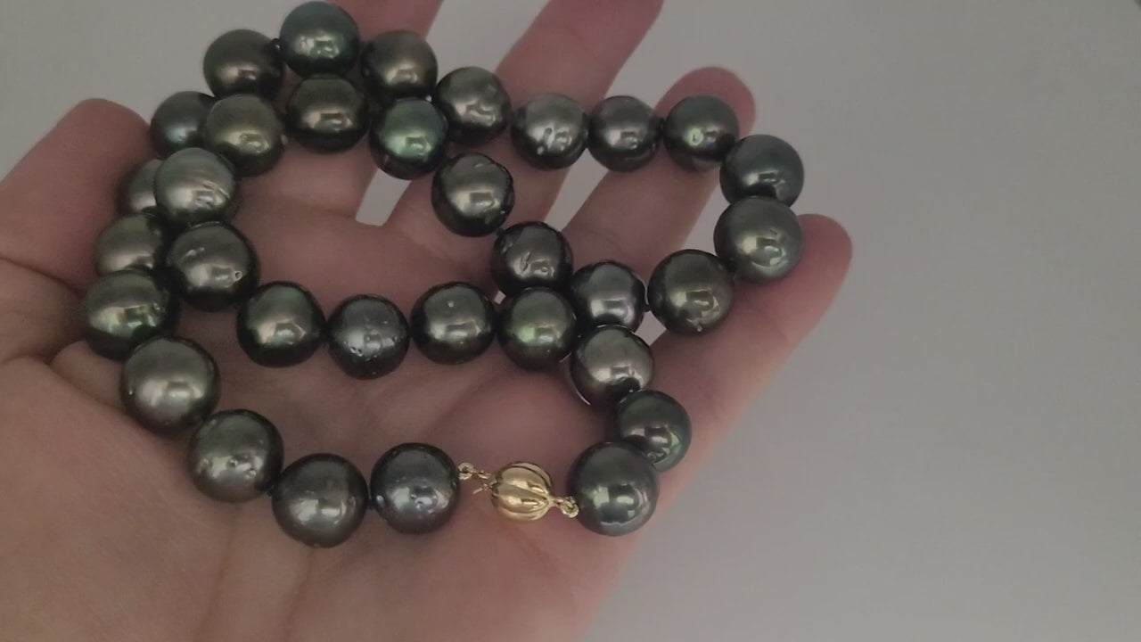 Tahiti Pearls Necklace 12-13 mm Excellent Luster 18K Gold Clasp