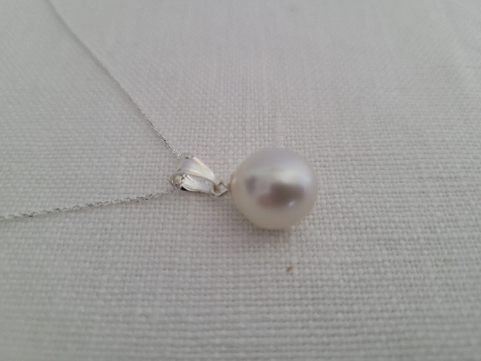 South Sea Pearl White Color, 13 x 11 mm Tear-Drop, AAA quality -  The South Sea Pearl