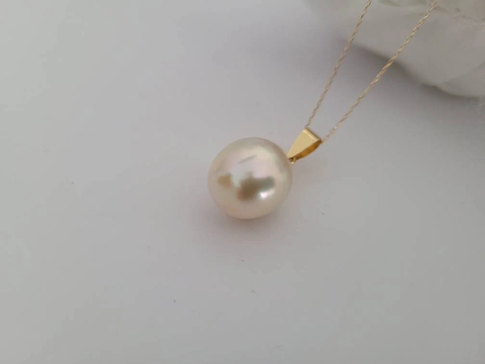 A Golden South Sea Pearl 14×12 Tear-Drop, High Luster, 18 Karat Solid Gold -  The South Sea Pearl