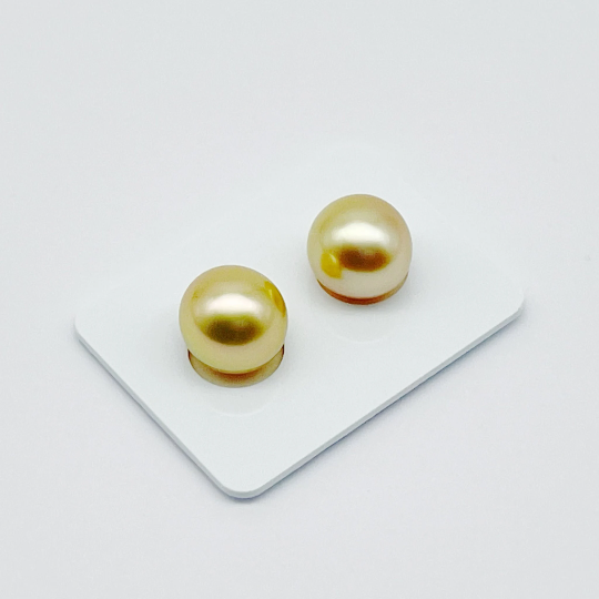 A Pair of Golden South Sea Pearls 11 mm Natural Color and High Luster -  The South Sea Pearl