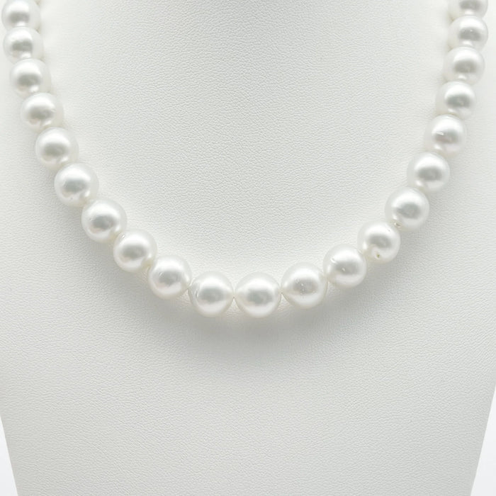 White South Sea Pearls Necklace 10-11 mm, High Luster, 18 Karat Solid Gold Clasp |  The South Sea Pearl |  The South Sea Pearl