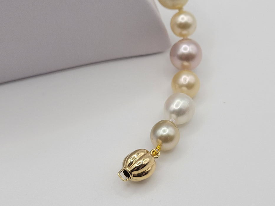 A South Sea Pearls Bracelet 18 Karat Gold -  The South Sea Pearl