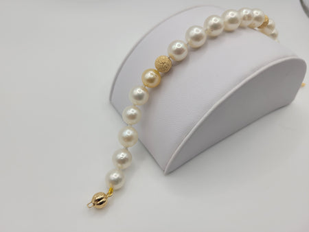 A South Sea Pearls Bracelet 18 Karat Gold - Only at  The South Sea Pearl