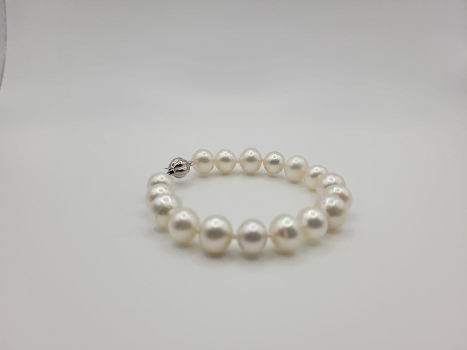 South Sea Pearls Bracelet & 18 Karat Gold Clasp - Only at  The South Sea Pearl