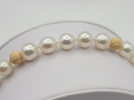 Bracelet of South Sea Pearls and 18 Karat Solid Gold -  The South Sea Pearl