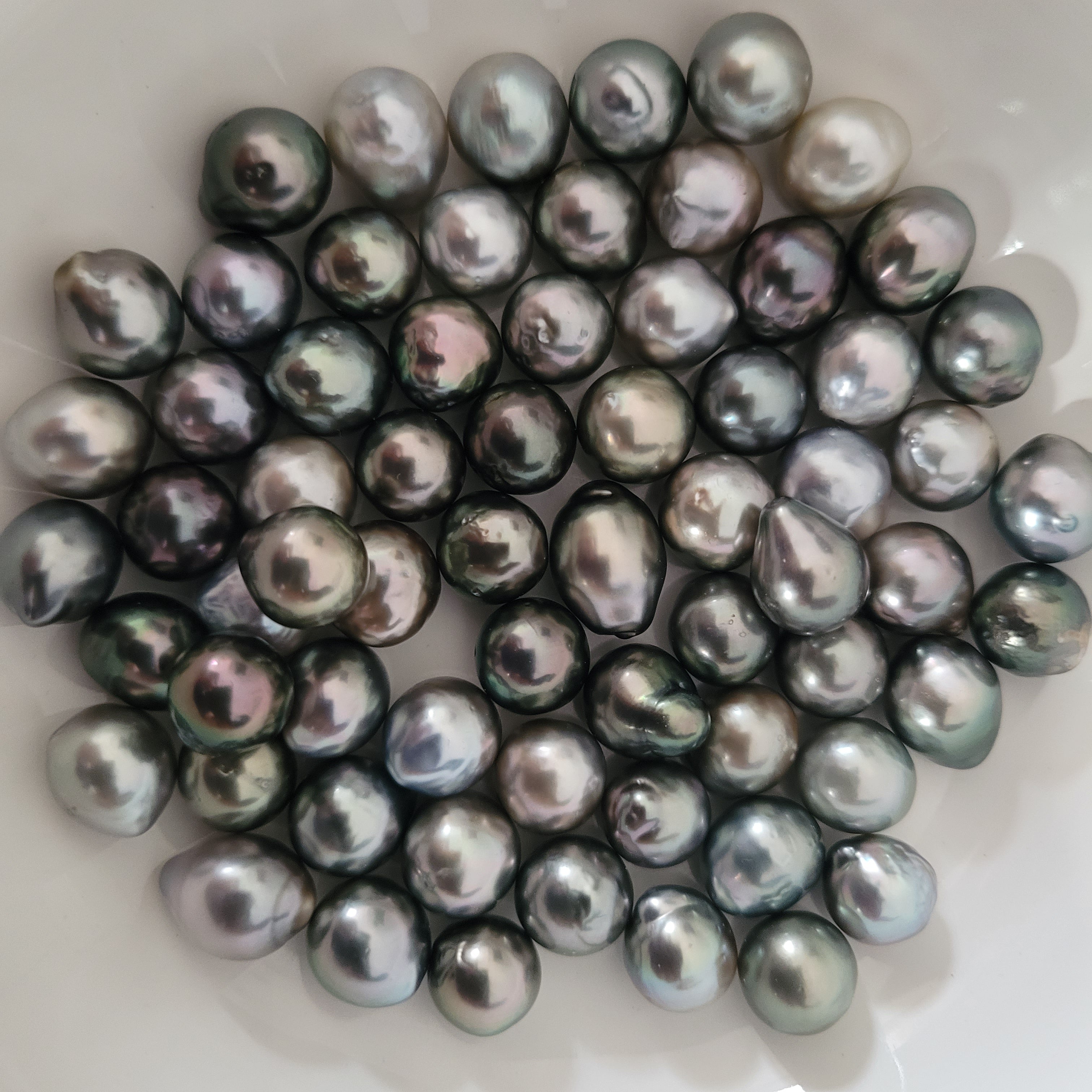 Tahiti Loose Pearls 9-10 mm Natural Color and High Luster