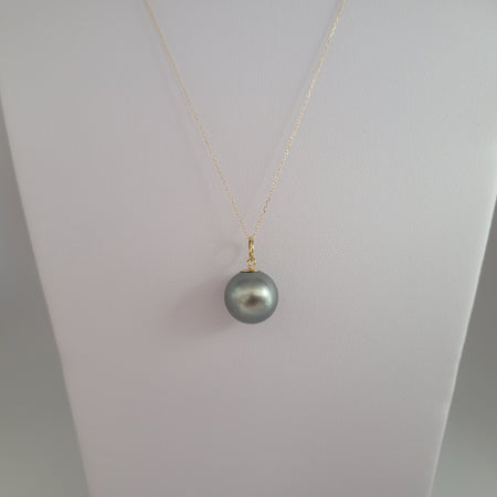 Tahiti Pearl Pendant 12 mm Natural Color, 18 Karat Gold |  The South Sea Pearl |  The South Sea Pearl