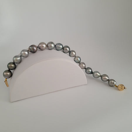 Tahiti Pearls Bracelet, 18 Karat Gold |  The South Sea Pearl |  The South Sea Pearl