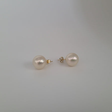 South Sea Pearls 12 mm Round, 18 Karats Gold |  The South Sea Pearl |  The South Sea Pearl