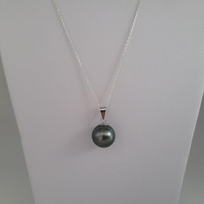 Tahiti Pearl 13 mm Round Dark Color |  The South Sea Pearl |  The South Sea Pearl