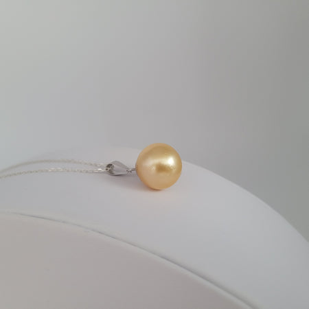 Golden South Sea Pearl 12 mm Round |  The South Sea Pearl |  The South Sea Pearl