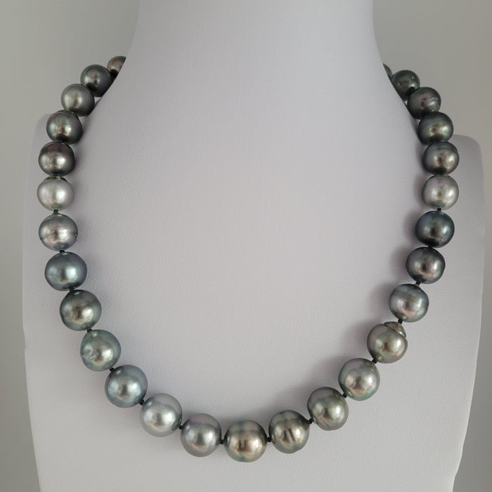 Tahiti Pearls Necklace 11-12 mm Dark Natural Color and High Luster |  The South Sea Pearl |  The South Sea Pearl