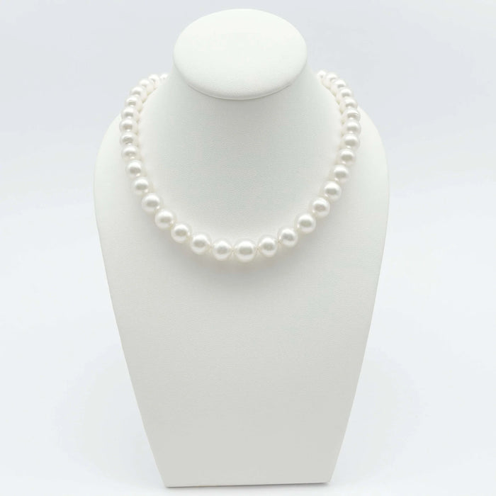 White South Sea Pearls of High Luster 9-11 mm, 18 Karat Gold Clasp |  The South Sea Pearl |  The South Sea Pearl