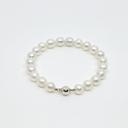 Bracelet of White South Sea Pearls 8 mm High Luster 17 cm long The South Sea Pearl