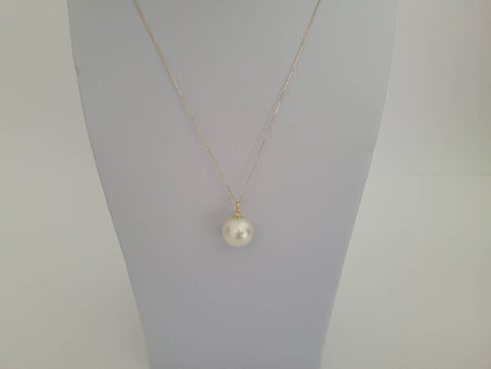 A Large South Sea Pearl Pendant 13.70 mm Whit Color and High Luster, 18 Karat Solid Gold Pendant Necklace The South Sea Pearl