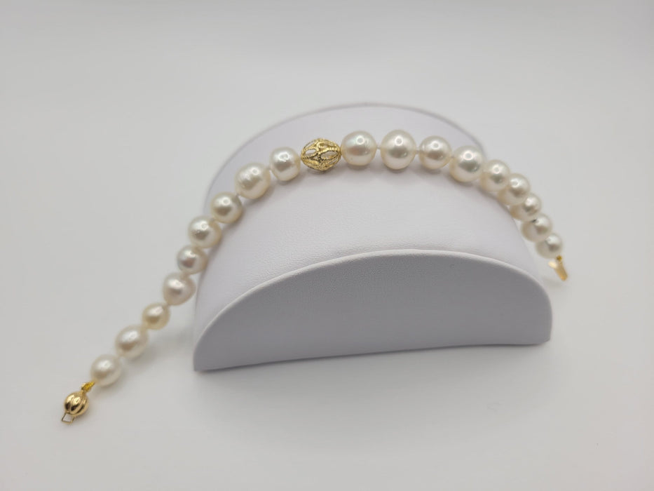 A Bracelet of White South Sea Pearls and 18 karat Solid Gold - Only at  The South Sea Pearl