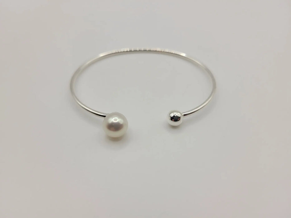 South Sea Pearl Bangle 9 mm Round White Color and High Luster - Only at  The South Sea Pearl