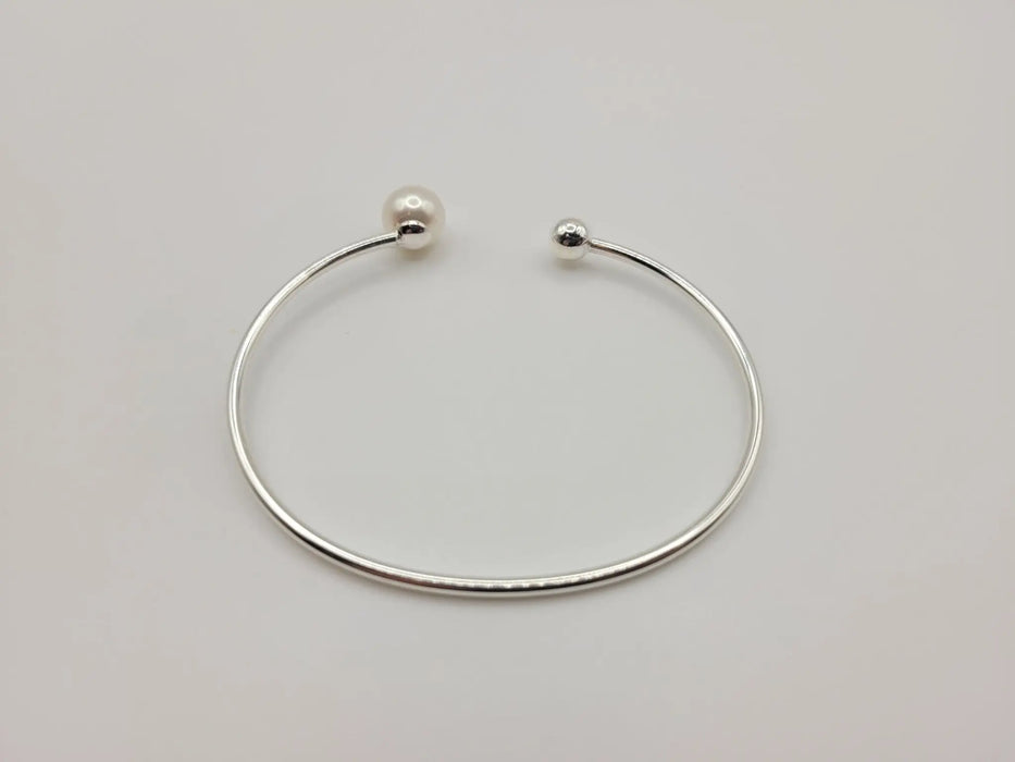 South Sea Pearl Bangle 9 mm Round White Color and High Luster - Only at  The South Sea Pearl