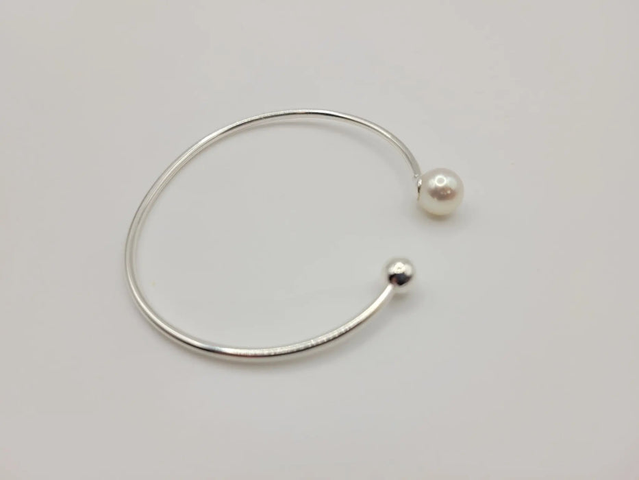 South Sea Pearl Bangle 9 mm Round White Color and High Luster - Only at  The South Sea Pearl