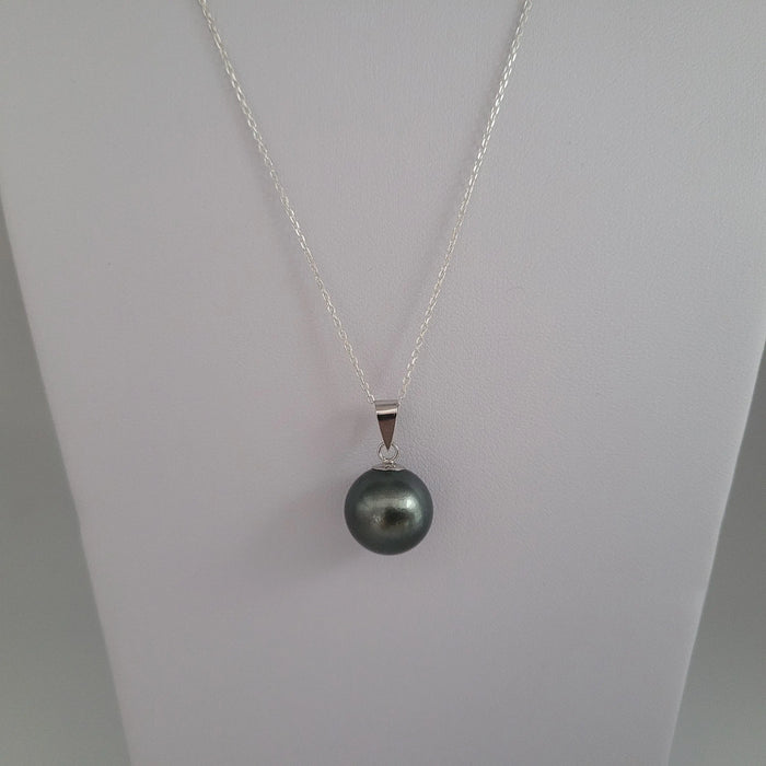 Tahiti Pearl 13 mm Round Dark Color |  The South Sea Pearl |  The South Sea Pearl