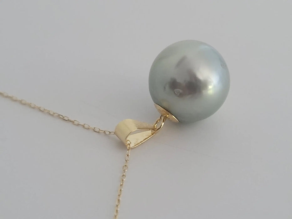 Tahiti Pearl 13 mm Round Silver-Green Natural Color - Only at  The South Sea Pearl