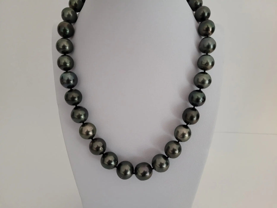 Tahiti Pearls 12-15 mm Dark Natural Luster, 18 Karat Gold Clasp - Only at  The South Sea Pearl