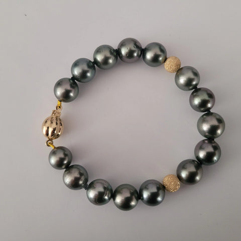 Dark Tahitian cultured pearl necklace 8-9mm in 18K Gold (Pinctada margaritifera) — The South Sea Pearl