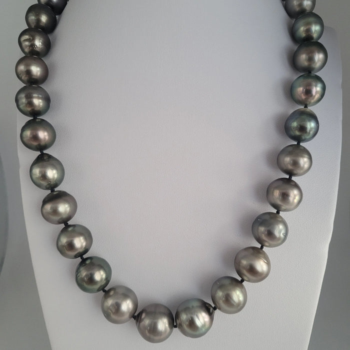 Tahiti Pearls Necklace 12-14 mm 18K Gold Clasp |  The South Sea Pearl |  The South Sea Pearl