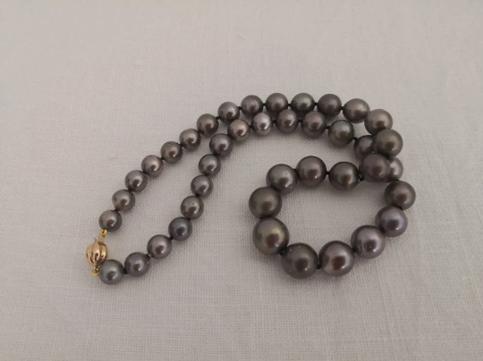 Tahitian Pearl Necklace of Natural Color and High Luster 8-12.80 mm, Round Shape |  The South Sea Pearl |  The South Sea Pearl