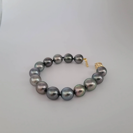 Bracelet of Tahitian Pearls, Natural Color and High Luster, 18 Karat Solid Gold | The South Sea Pearl |  The South Sea Pearl