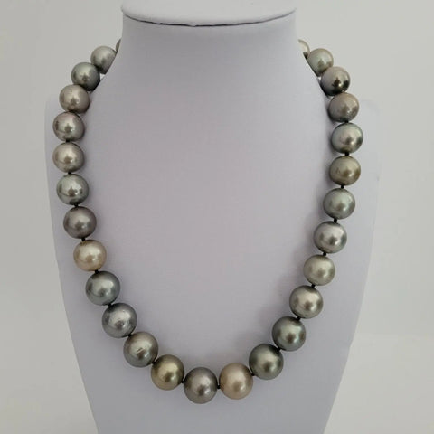 Tahiti Pearls 12-14 mm Fancy Color, 18 Karat Gold Clasp (Pinctada margaritifera) - The South Sea Pearl