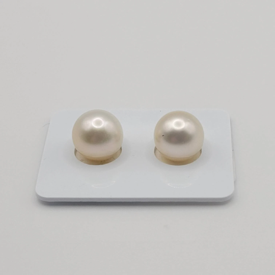 South Sea Pearls of White Color and High Luster 10 mm size -  The South Sea Pearl