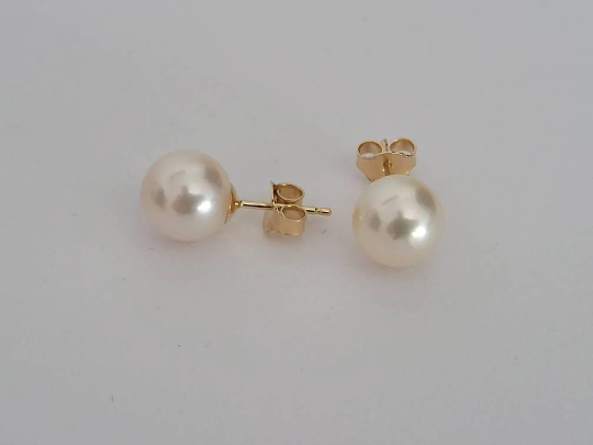 18K Akoya Pearl Earrings from Japan, manufactured in 18 Karats Solid Gold -  Sizes 7-9mm