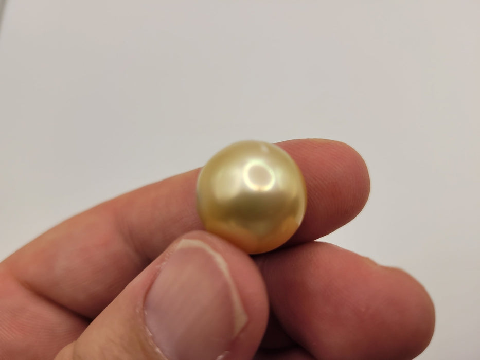Deep Golden South Sea Pearl 15 mm Natural Color - Only at  The South Sea Pearl